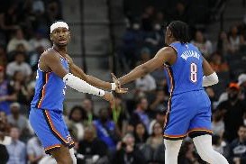 单季至少12比0攻击波次数：本赛季雷霆42次居首 22年勇士37次第2